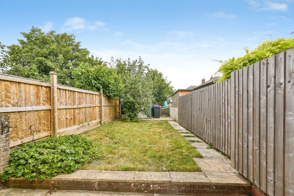 Property photo 2 of 17