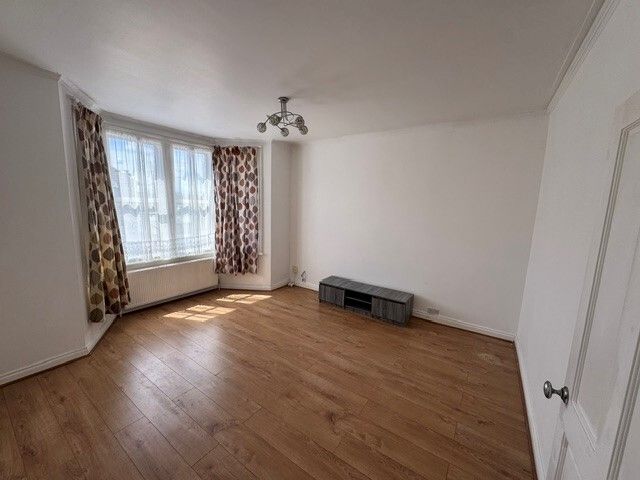 Property photo 3 of 15 Picture No. 28