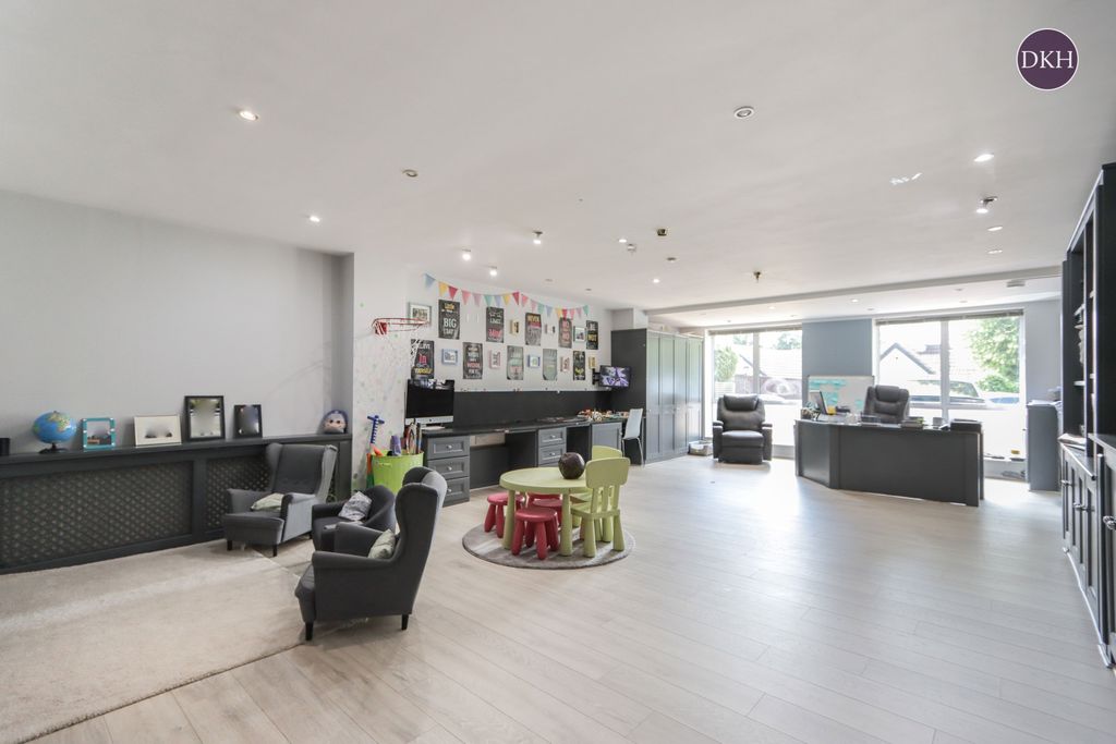 Property photo 2 of 27 Picture No. 07