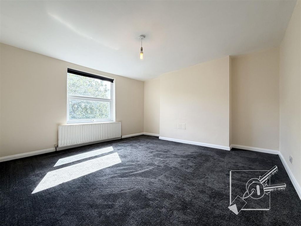 Property photo 2 of 6 Living Room