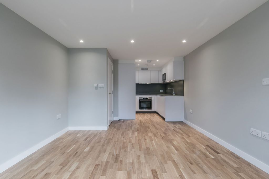 Property photo 2 of 10 Lounge (Example)