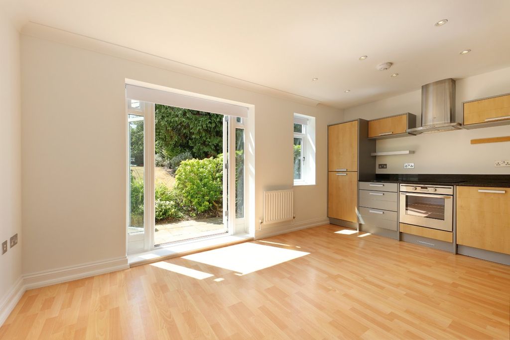 Property photo 2 of 24 Picture No. 16