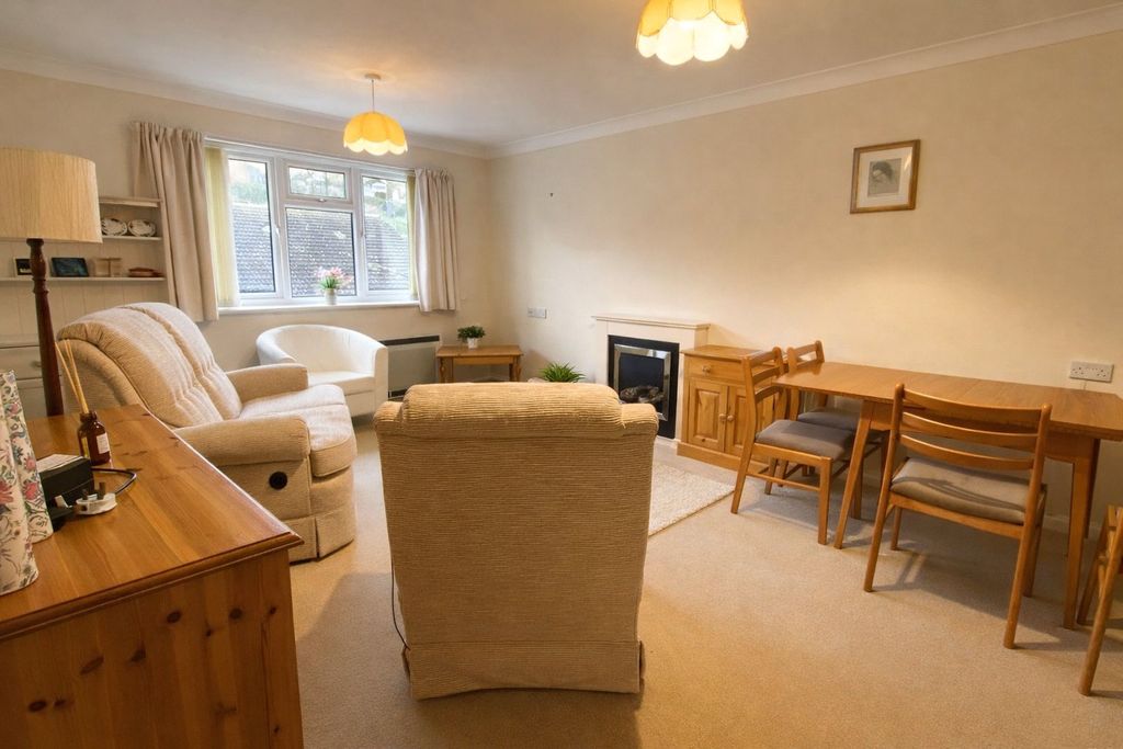 Property photo 3 of 7 Picture No. 11