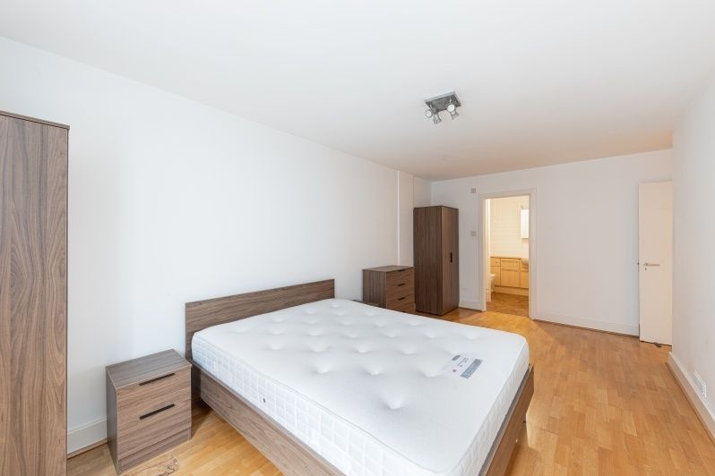 Property photo 3 of 13 Lion Court - F17 ...
