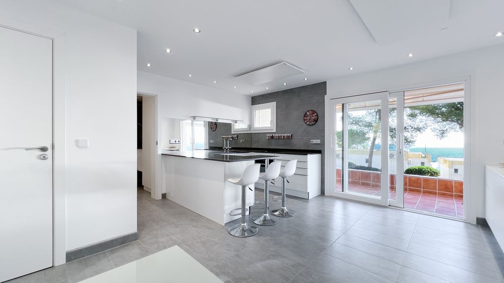 Property photo 3 of 18 01.Jpg