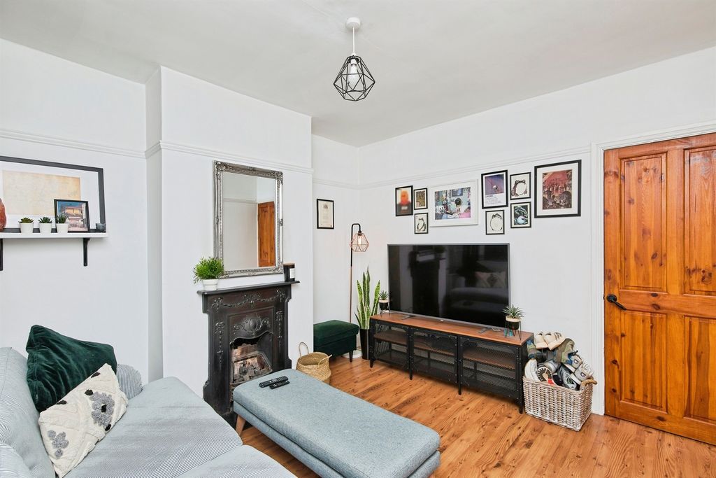 Property photo 3 of 13