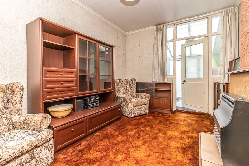 Property photo 3 of 17 .