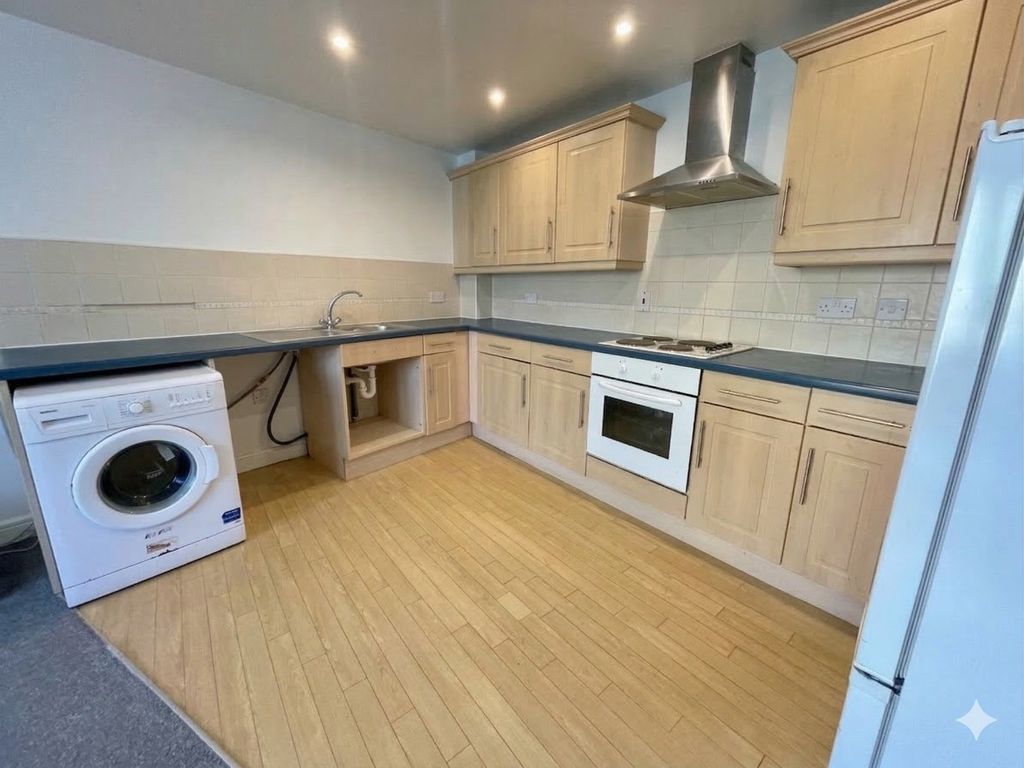 Property photo 2 of 7 4992371