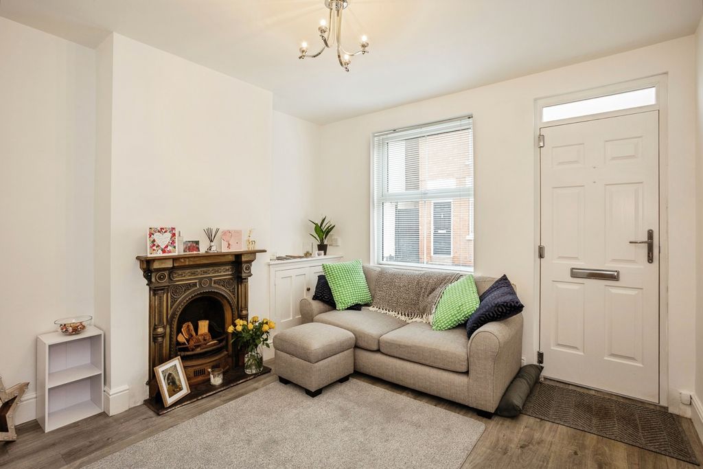 Property photo 2 of 16 Pbox-Img.Jpg