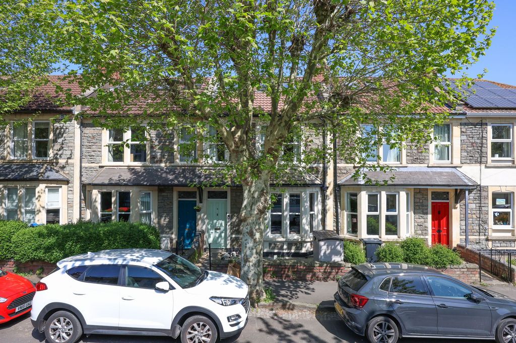 Property photo 1 of 23