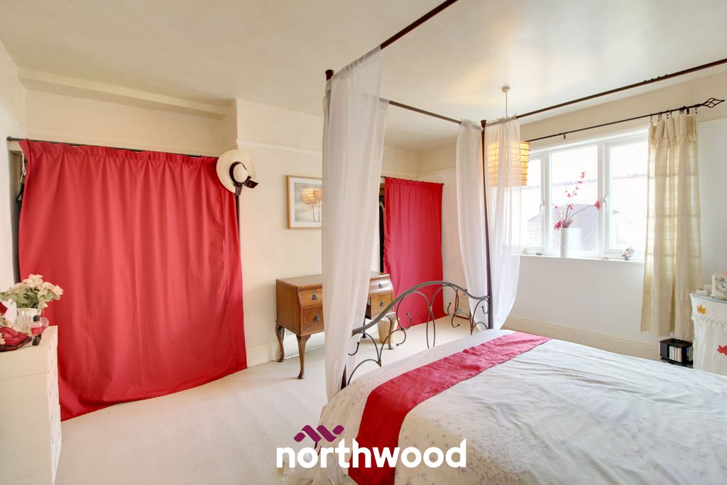 Property photo 2 of 34