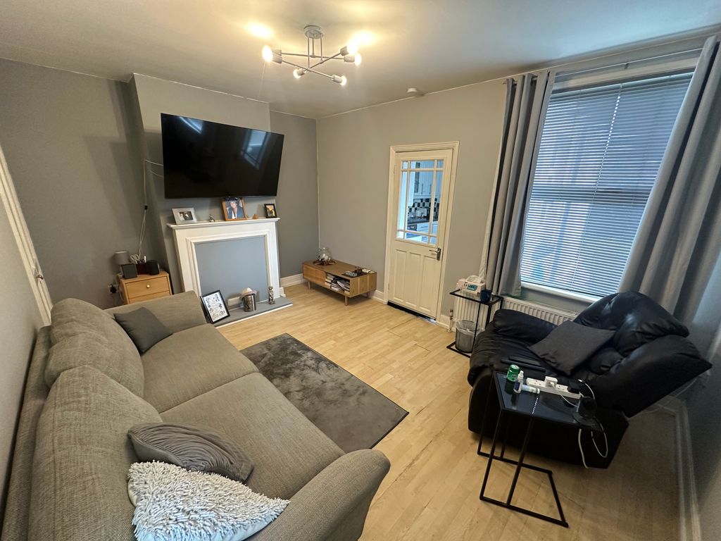 Property photo 2 of 10 Living Room