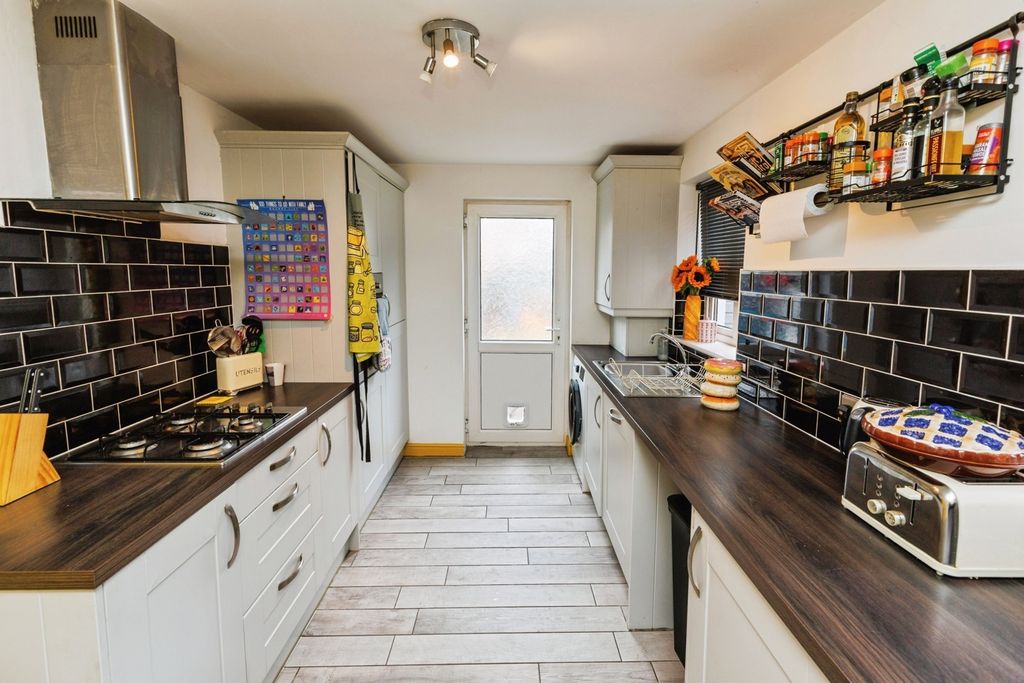 Property photo 3 of 16 Pbox-Img.Jpg