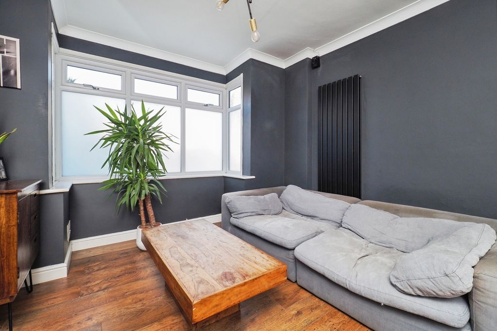 Property photo 2 of 19 Pbox-Img.Jpg