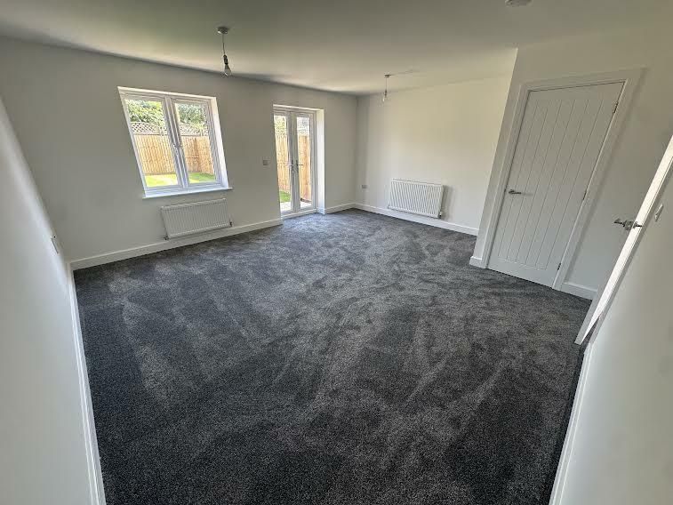 Property photo 2 of 4 Living Room