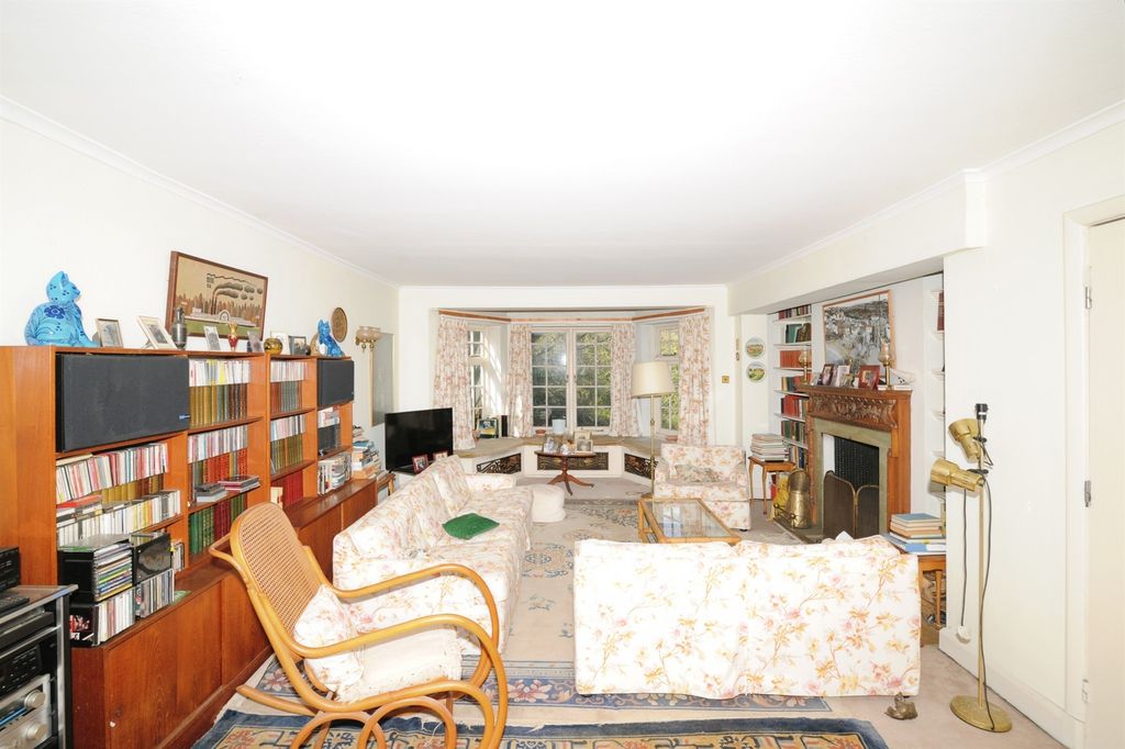 Property photo 2 of 17