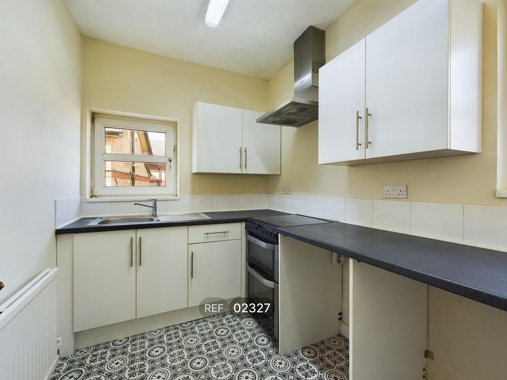 Property photo 1 of 6 Kitchen