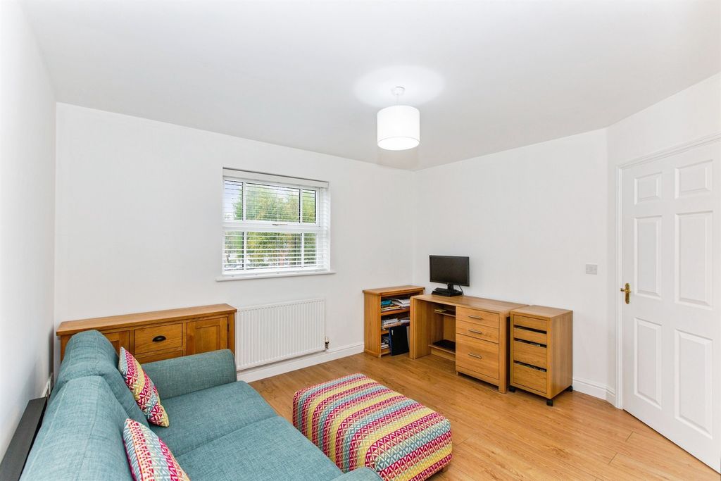 Property photo 3 of 17