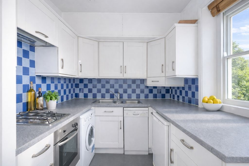 Property photo 2 of 6 Kitchen