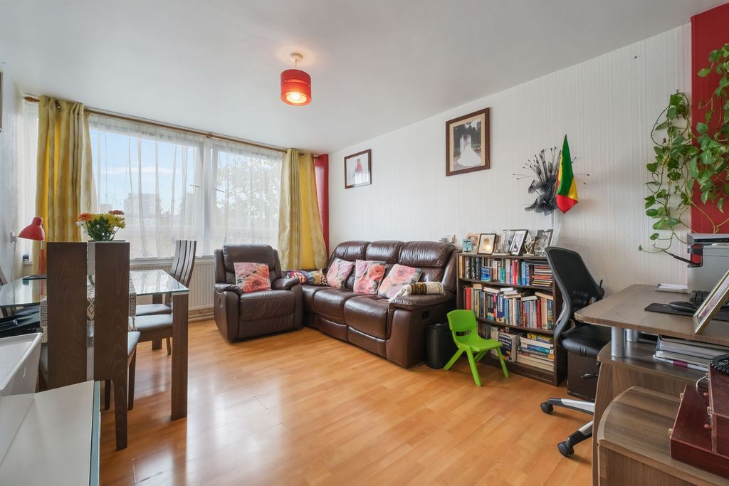 Property photo 2 of 9