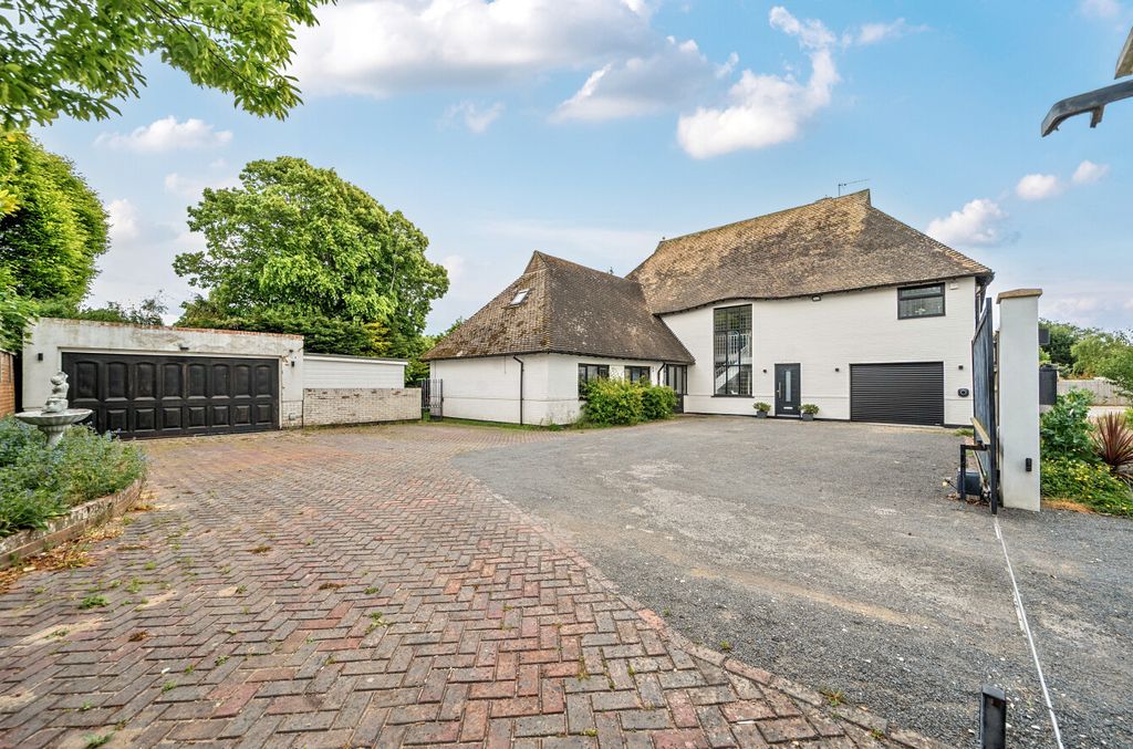 Property photo 1 of 17 1463900-4-6A04771...