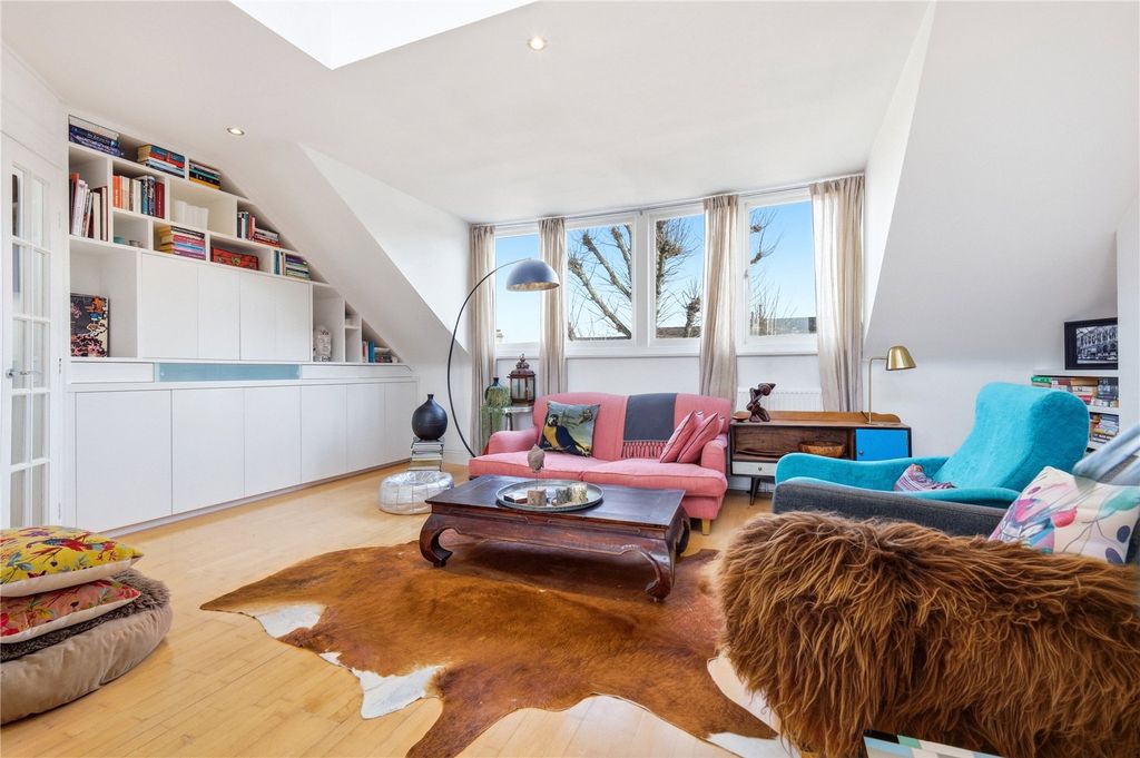 Property photo 3 of 18 Reception Room