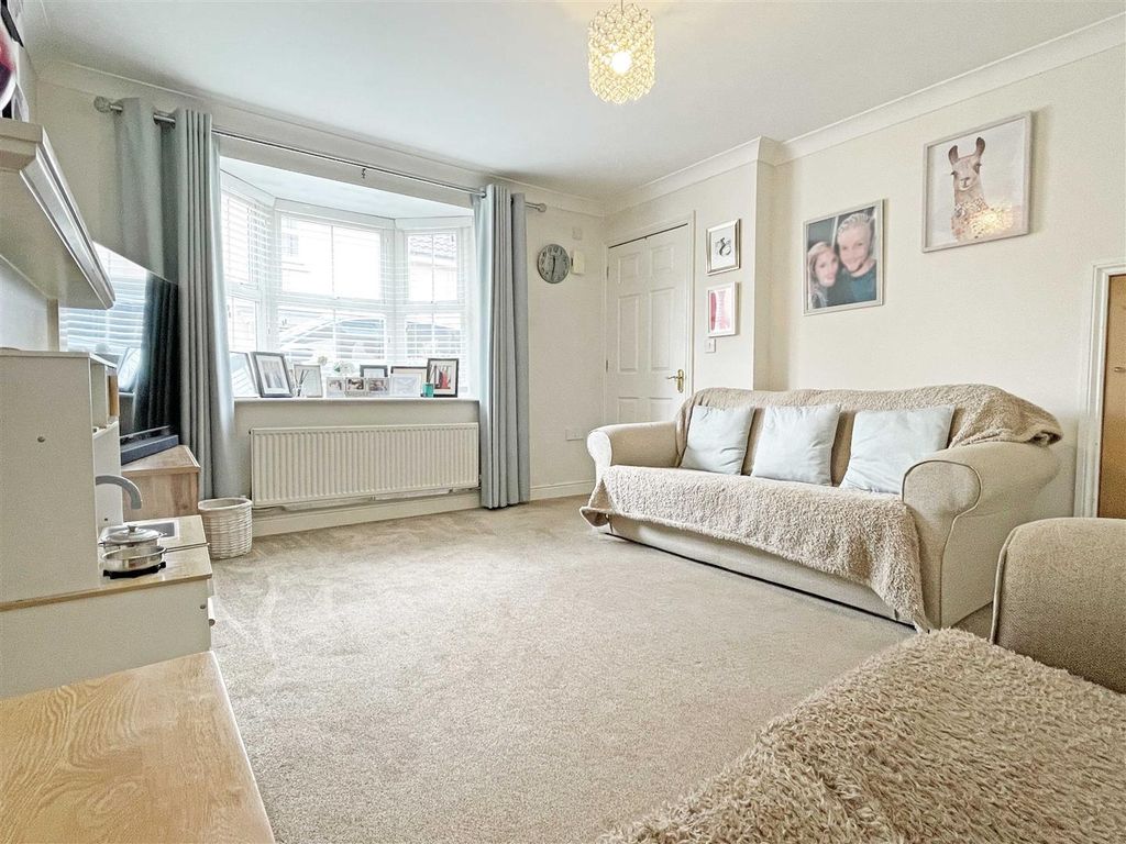Property photo 2 of 18 L3.Jpg