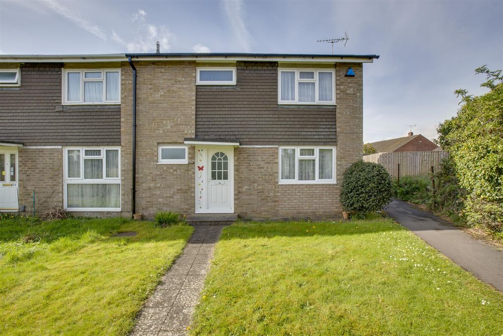 Property photo 1 of 14 32 Ash Road, Hp12 4Sw-13.Jpg
