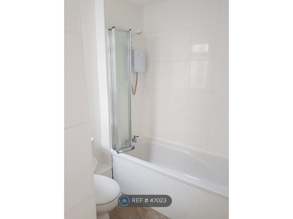 Property photo 2 of 6 Bathroom