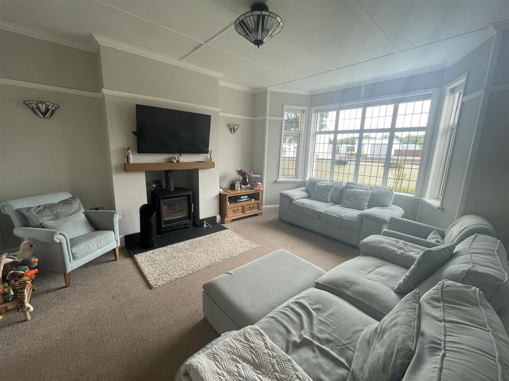 Property photo 2 of 35