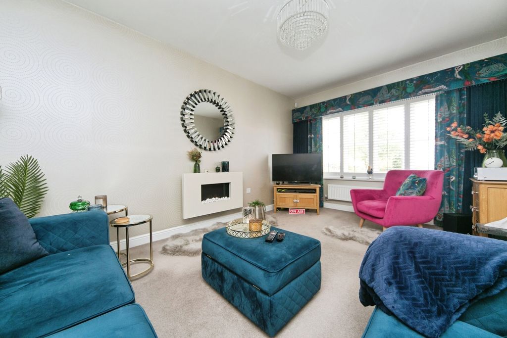Property photo 2 of 20 Pbox-Img.Jpg