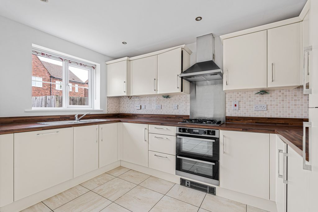 Property photo 3 of 17 Picture No. 05