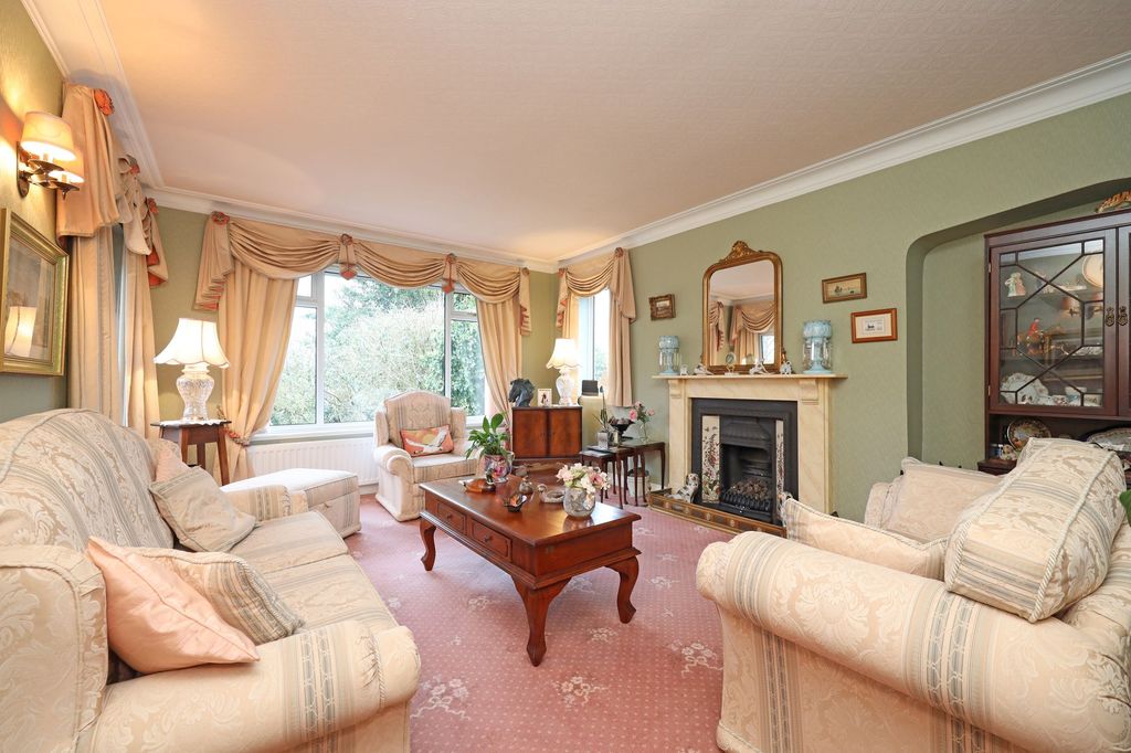 Property photo 2 of 23