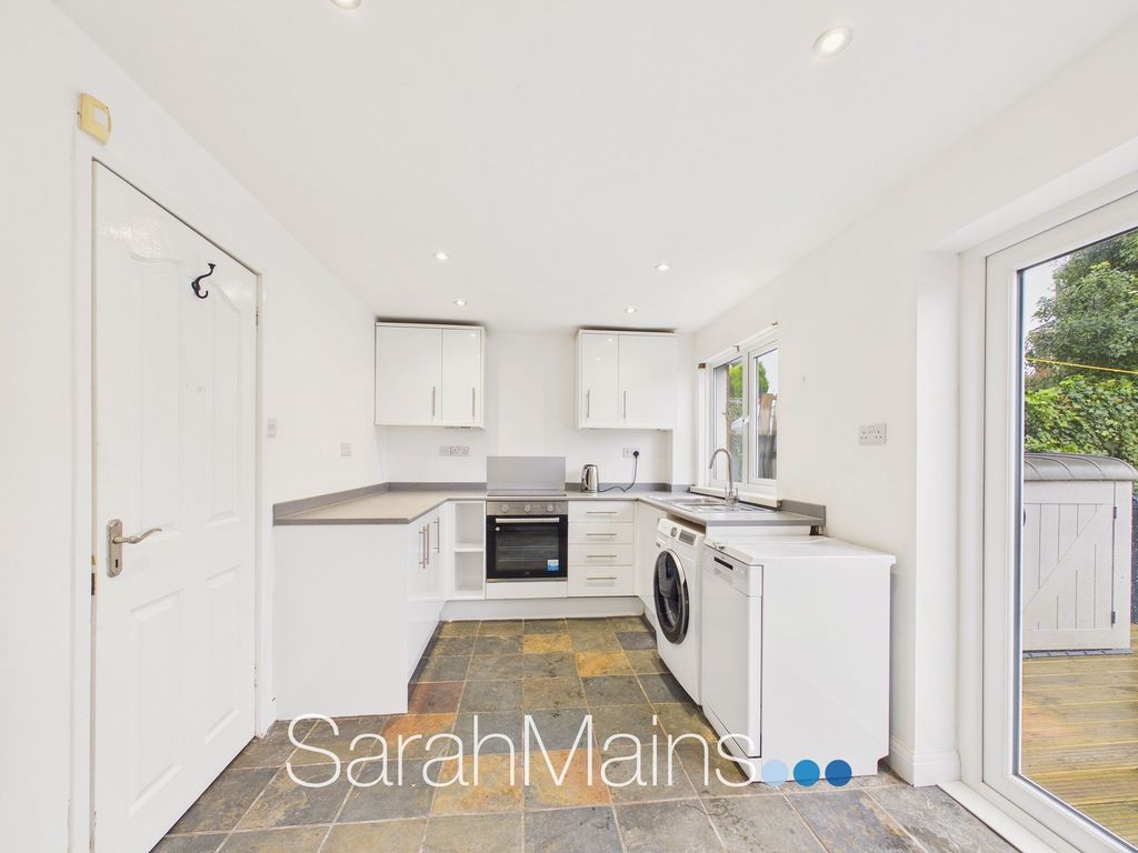 Property photo 3 of 10 Dining Kitchen