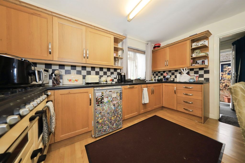 Property photo 3 of 16