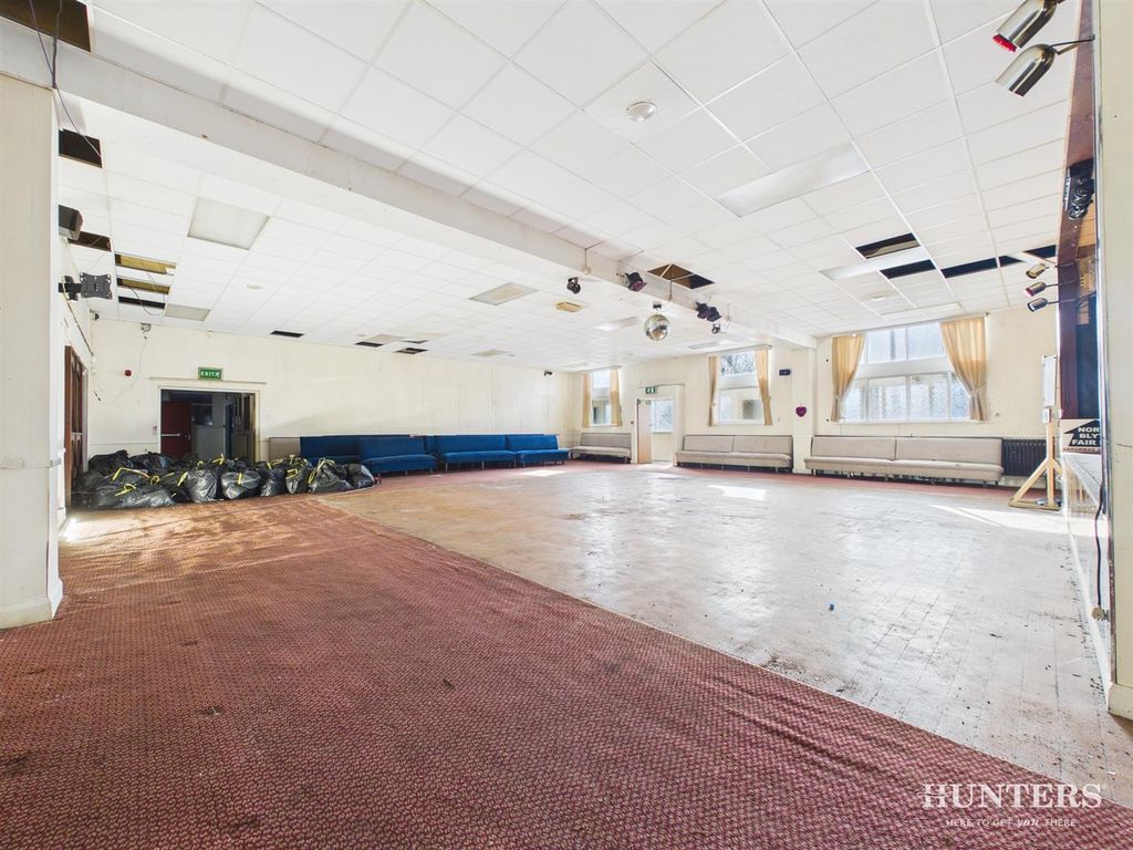 Property photo 3 of 18 Cam05287G0-Pr0170-Still008.Jpg