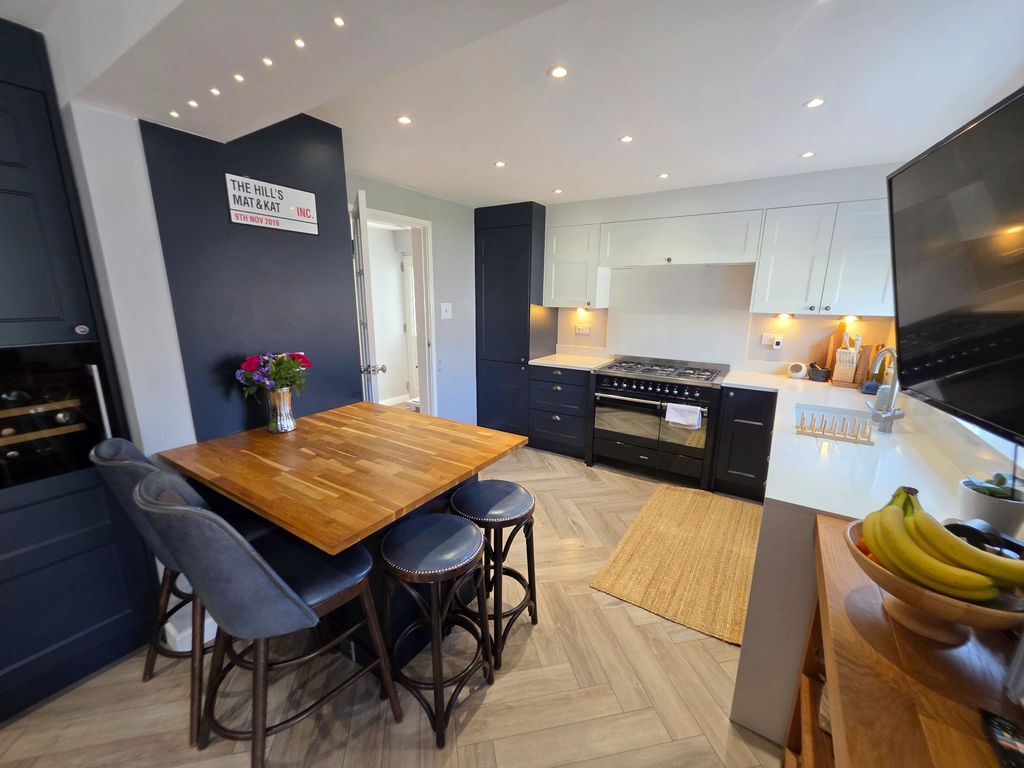 Property photo 3 of 30