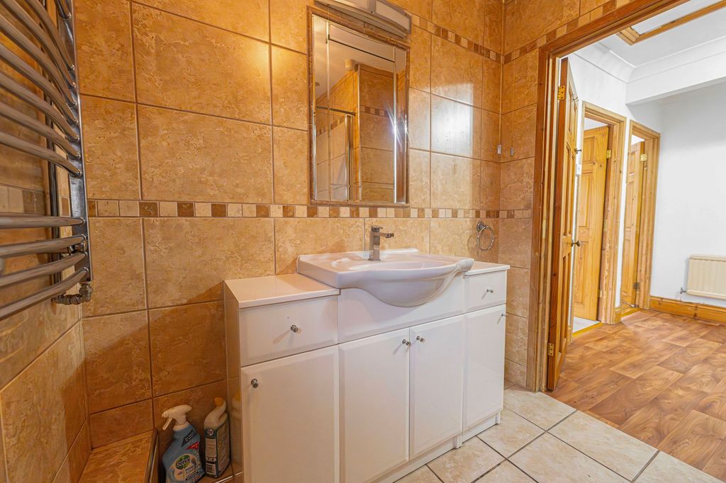 Additional image 21 of 2 bed flat for saleWaunfawr Gardens, Cross Keys NP11