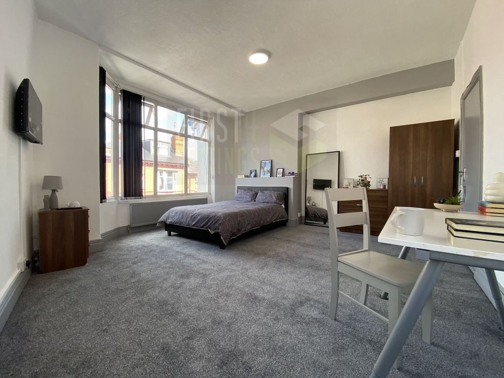 Property photo 1 of 19 Photo 14