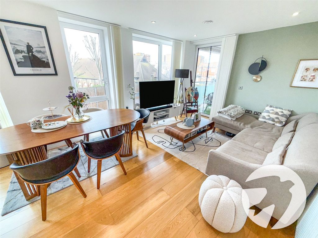 Property photo 2 of 15 Picture No. 10