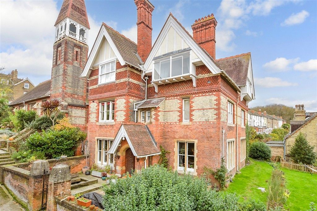 Property photo 1 of 12 External Web