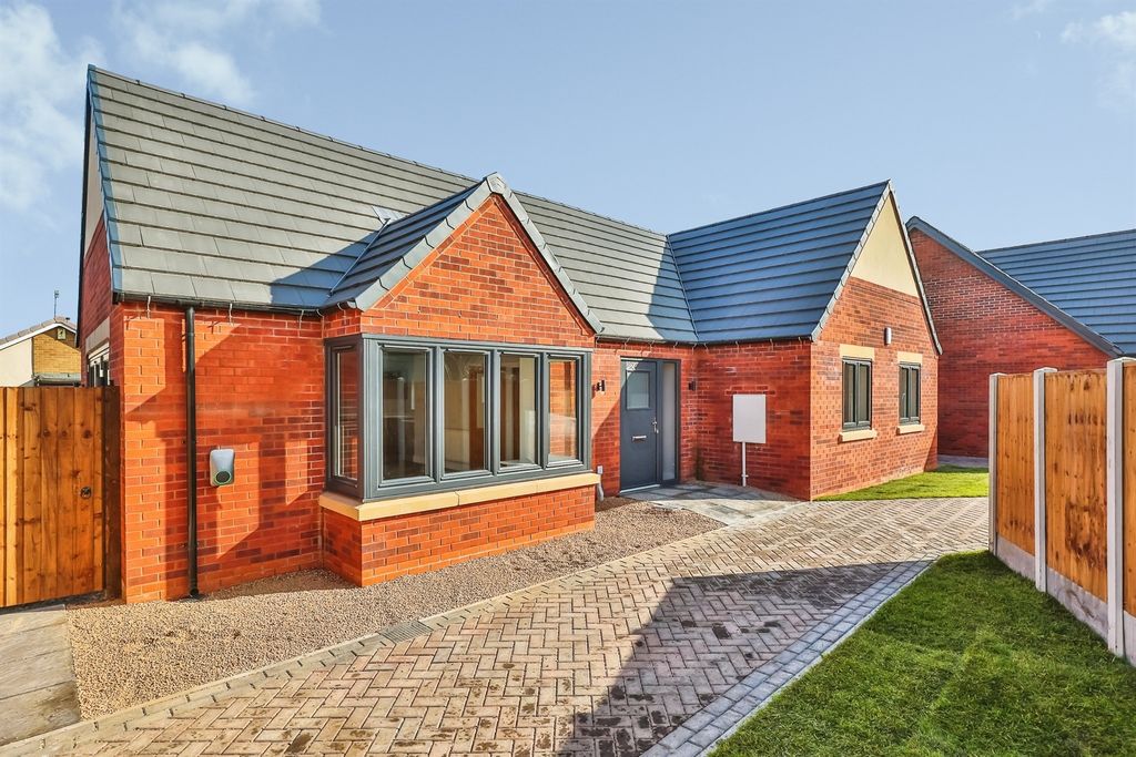 Property photo 2 of 20