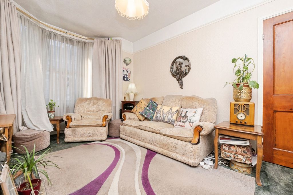 Property photo 3 of 20 Pbox-Img.Jpg