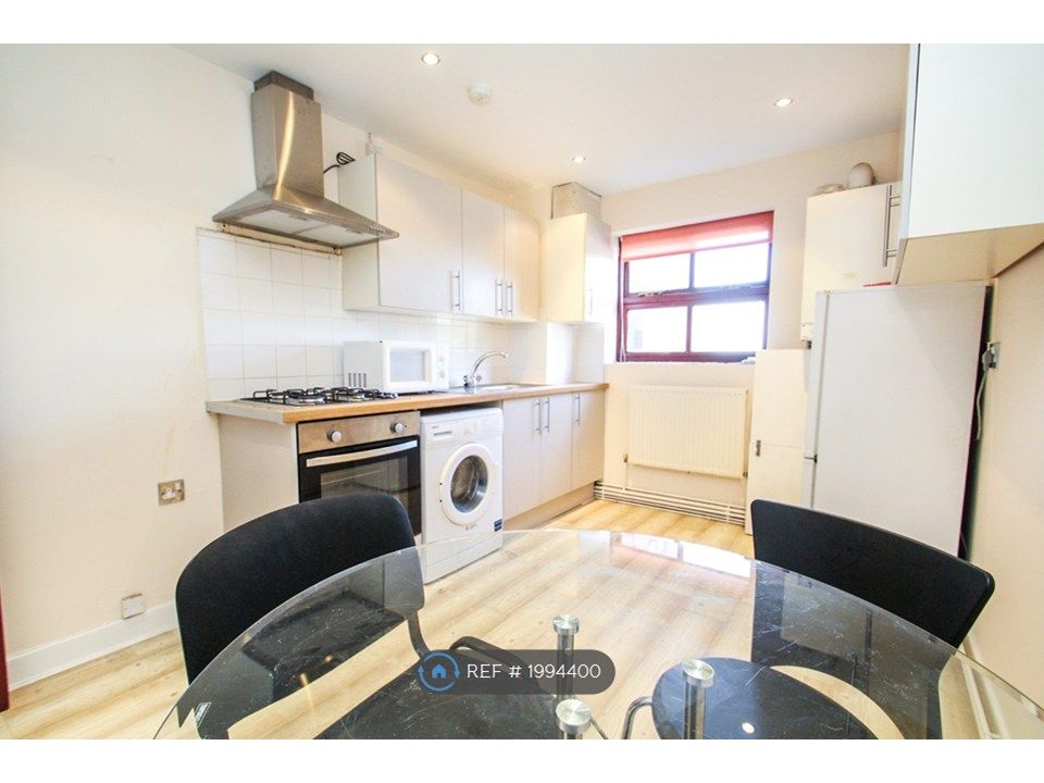 Property photo 1 of 10 Dining Kitchen