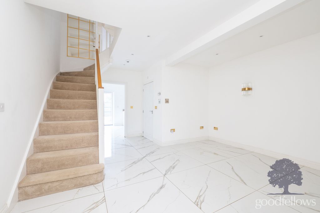 Property photo 2 of 17 Picture No. 03