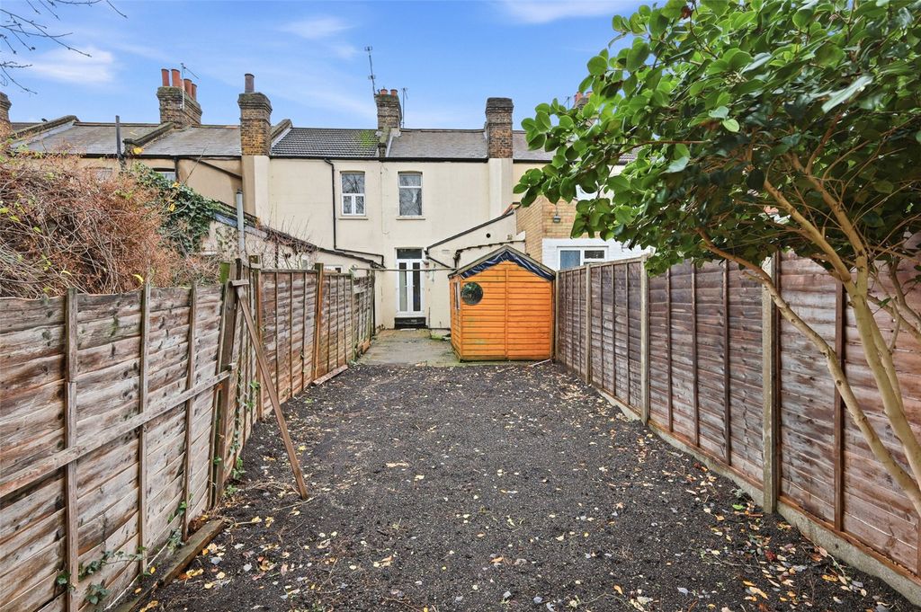 Property photo 3 of 17 Picture No. 24