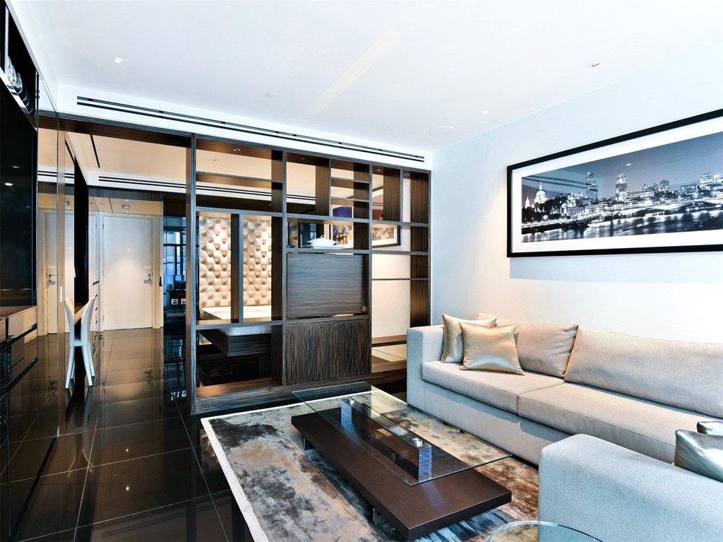 Property photo 1 of 15 City Of London,Heron