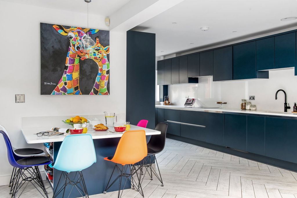 Property photo 2 of 28