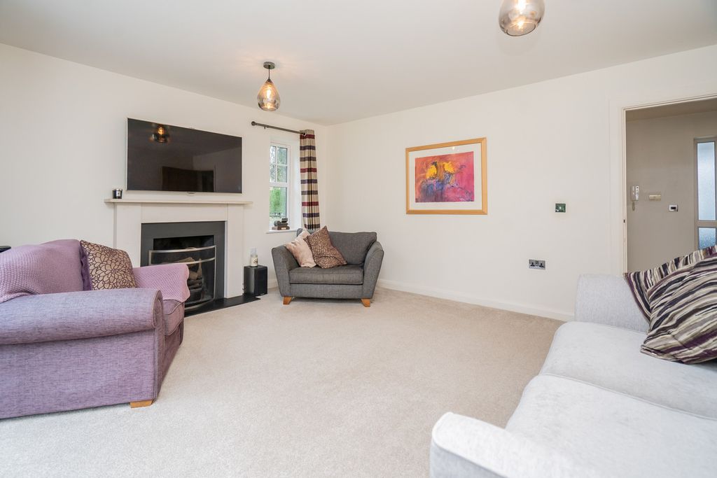Additional image 15 of 4 bed detached house for saleCedar Court, Newport Pagnell, Milton Keynes MK14