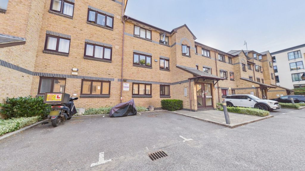 Property photo 2 of 30 5414851